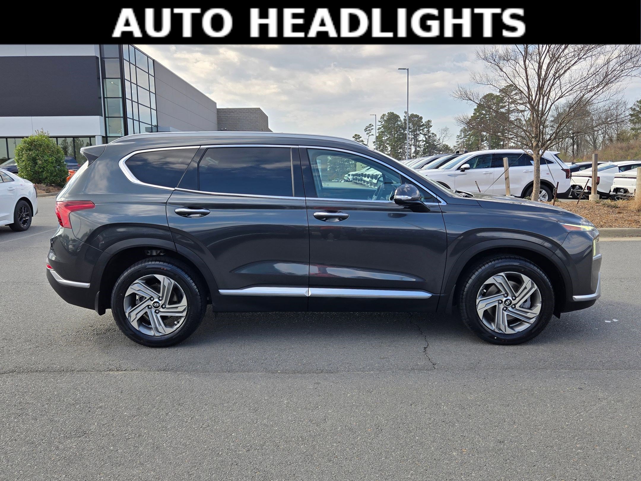 Used 2021 Hyundai Santa Fe SEL w/ Convenience Package image 8