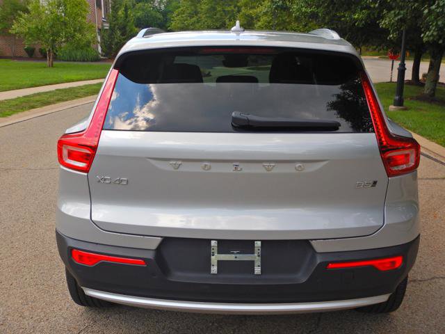 Used 2025 Volvo XC40 B5 Plus AWD/4WD image 11