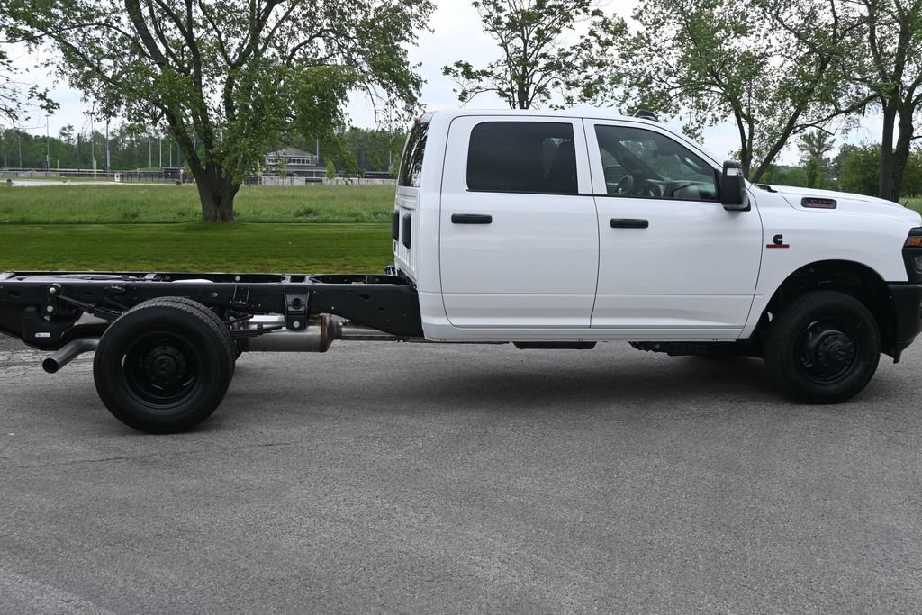 New 2026 RAM 3500 Tradesman AWD/4WD image 7