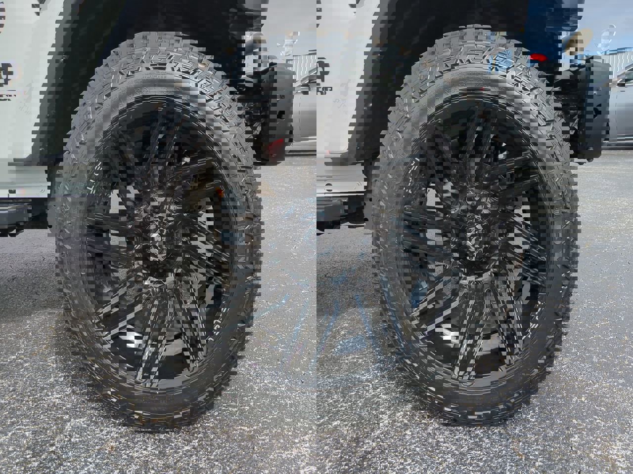 Used 2022 Jeep Gladiator Willys image 11