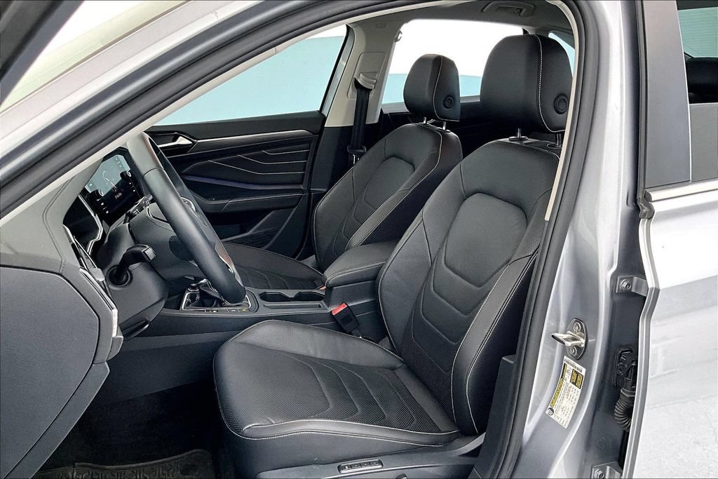 Used 2024 Volkswagen Jetta SEL FWD image 34