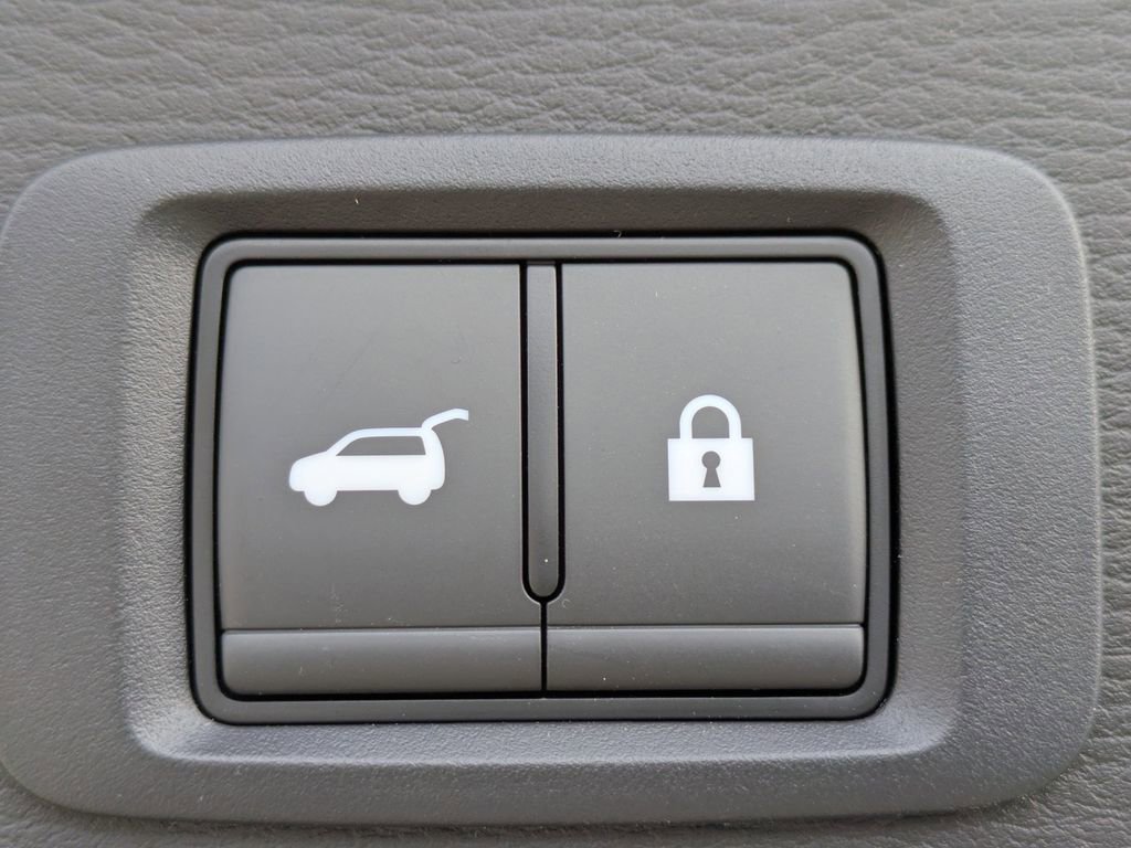 New 2026 Mitsubishi Outlander SE FWD image 13