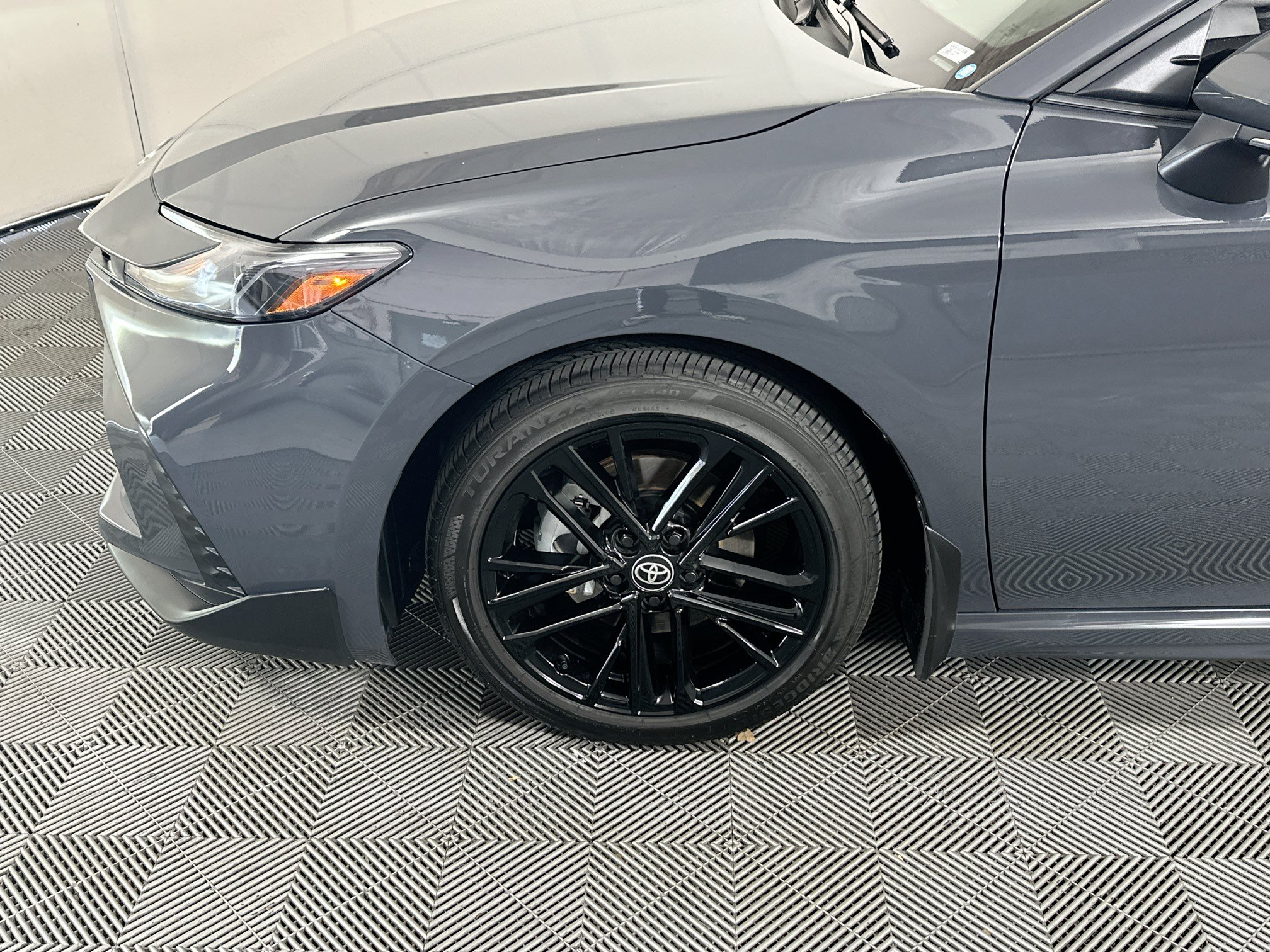 Used 2025 Toyota Camry SE FWD image 11