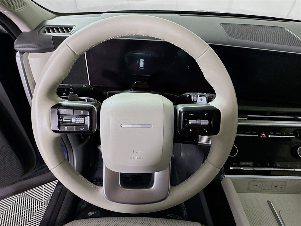 Used 2025 Hyundai Santa Fe SEL w/ Tow & Go Package image 18