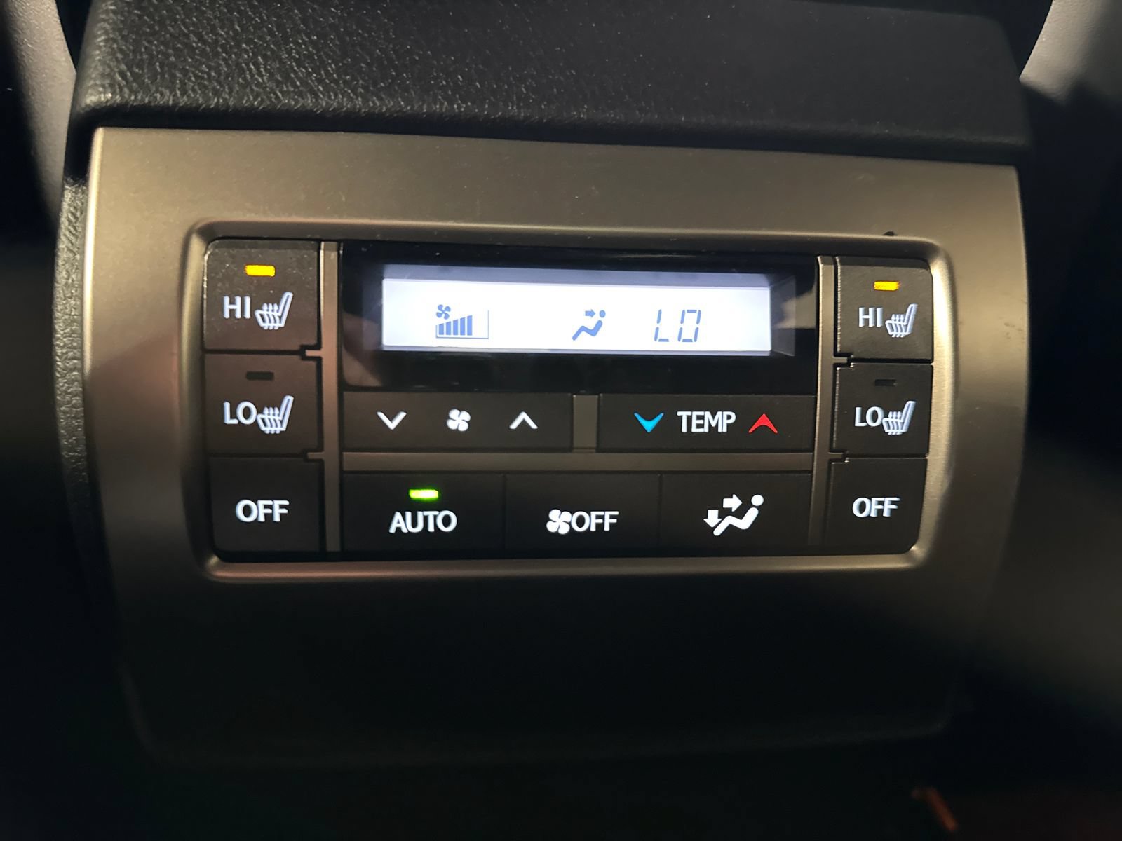 Used 2021 Lexus GX 460 Premium w/ Accessory Package AWD/4WD image 19