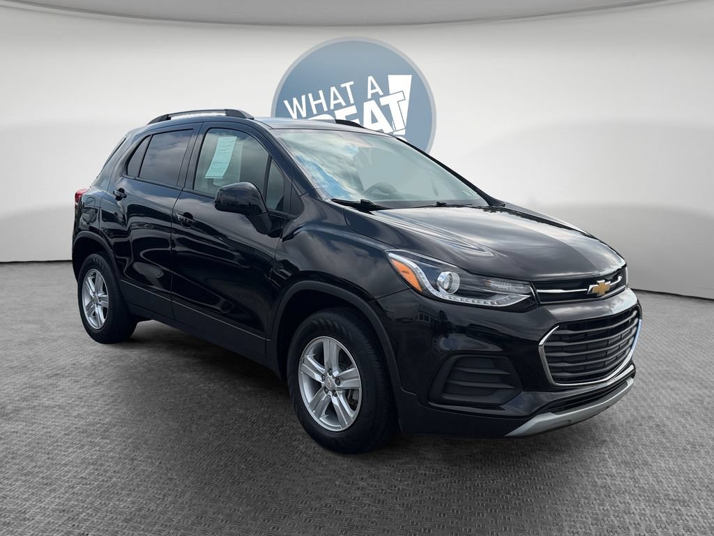 Certified 2022 Chevrolet Trax LT w/ LT Convenience Package AWD/4WD image 1