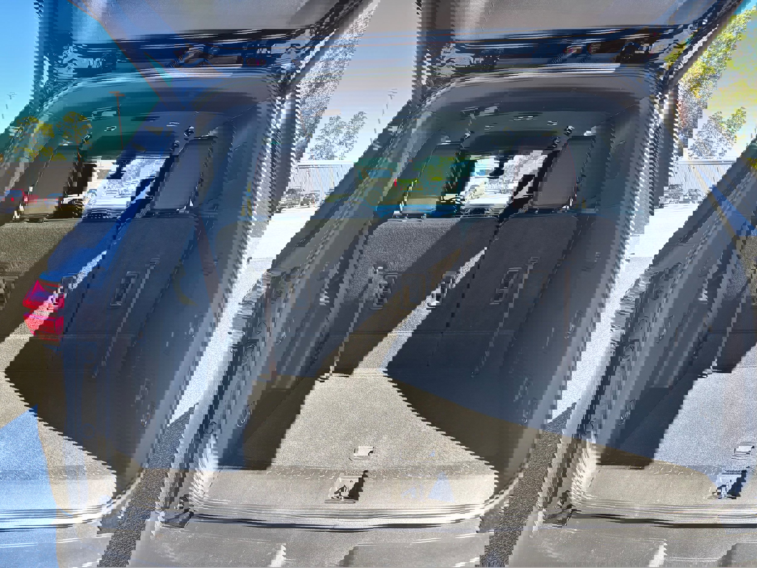 Used 2022 Chevrolet Traverse RS w/ LPO, 'HIT The Road' Package image 9