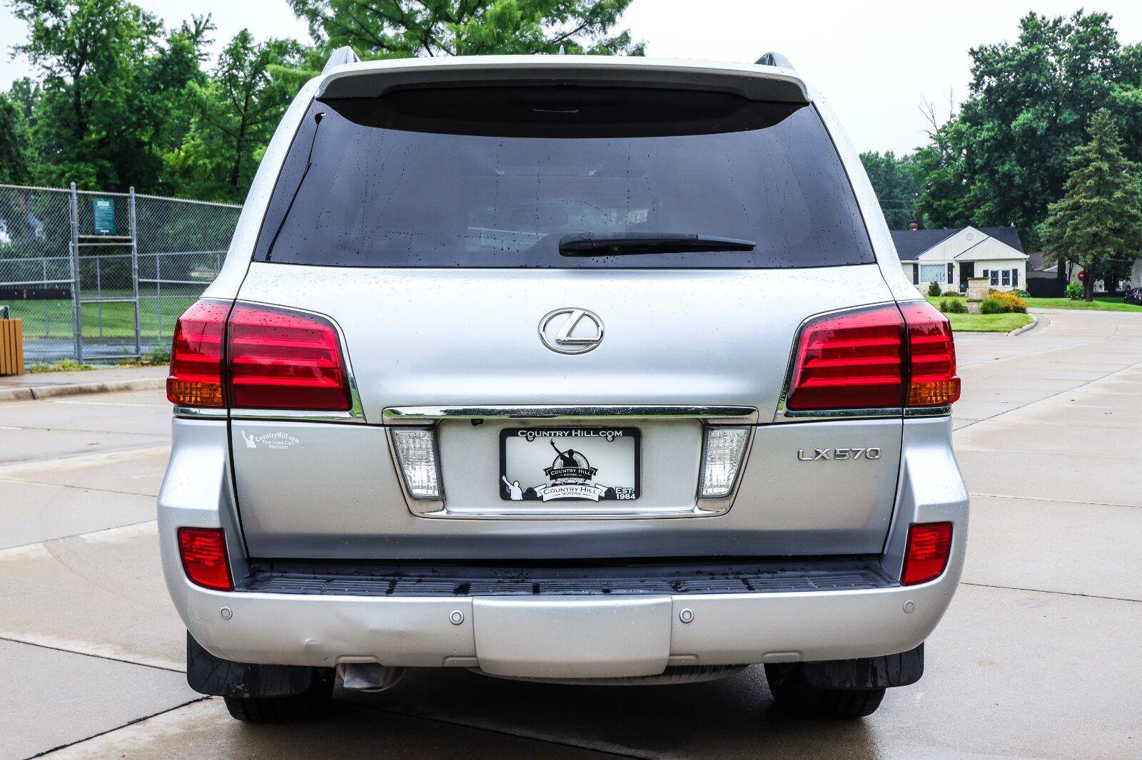 Used 2011 Lexus LX 570 4WD w/ Luxury Pkg image 20