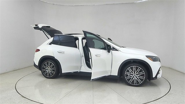 Used 2023 Mercedes-Benz EQE 500 4MATIC SUV w/ Exclusive Trim Package image 70