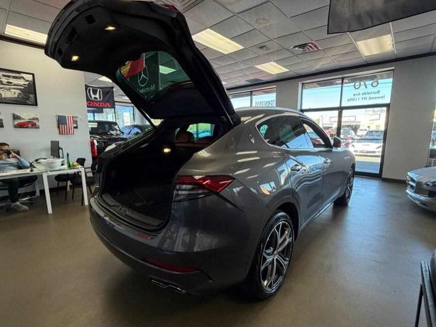 Used 2023 Maserati Levante GT AWD/4WD image 20