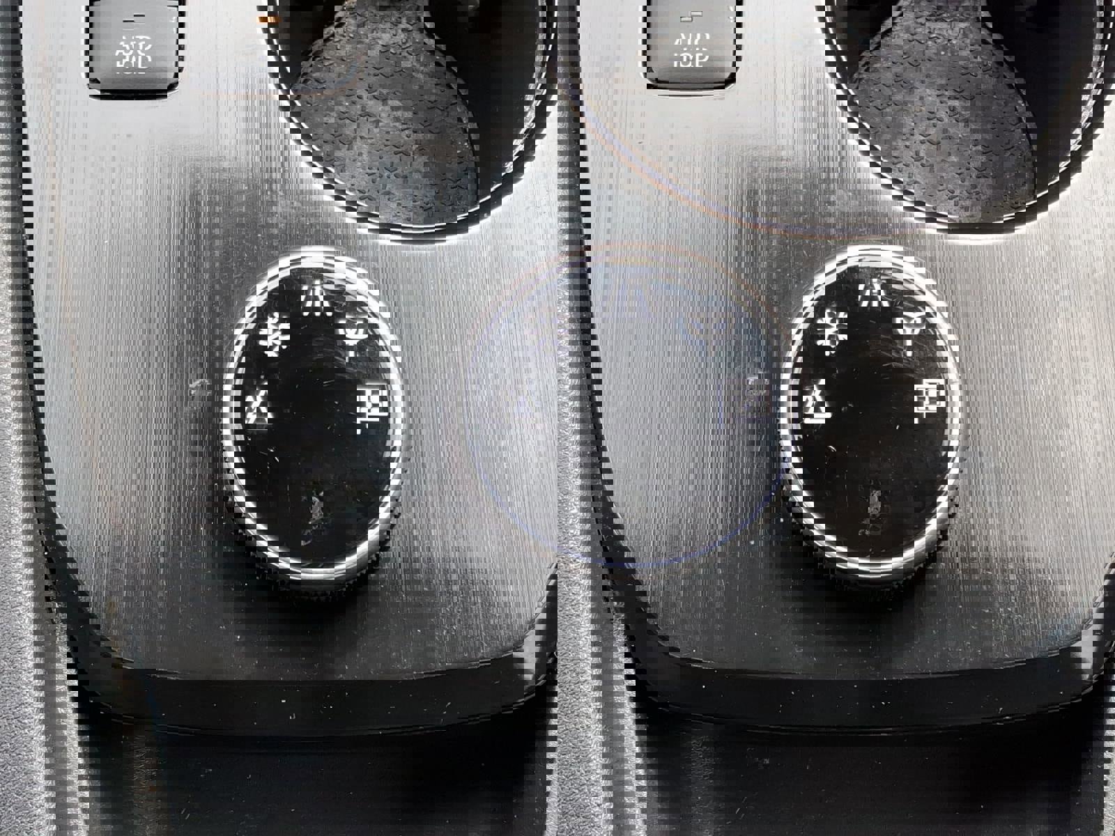 Used 2024 Nissan Rogue SV image 15