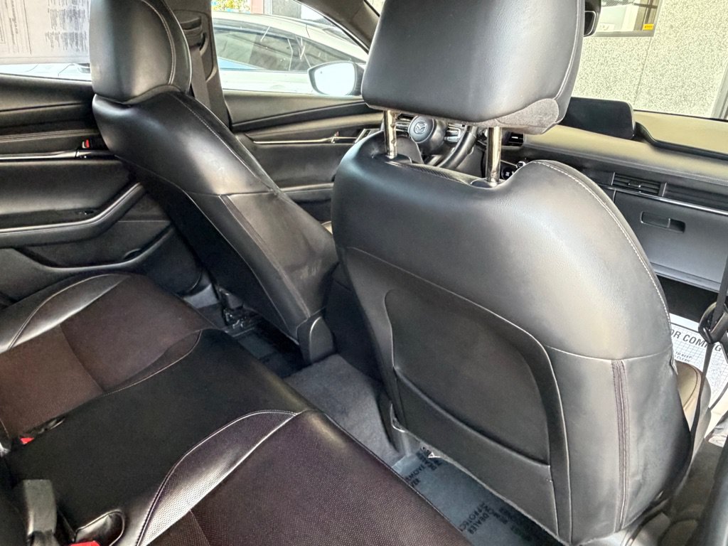 Used 2019 MAZDA MAZDA3 AWD Hatchback w/ Premium Pkg image 33