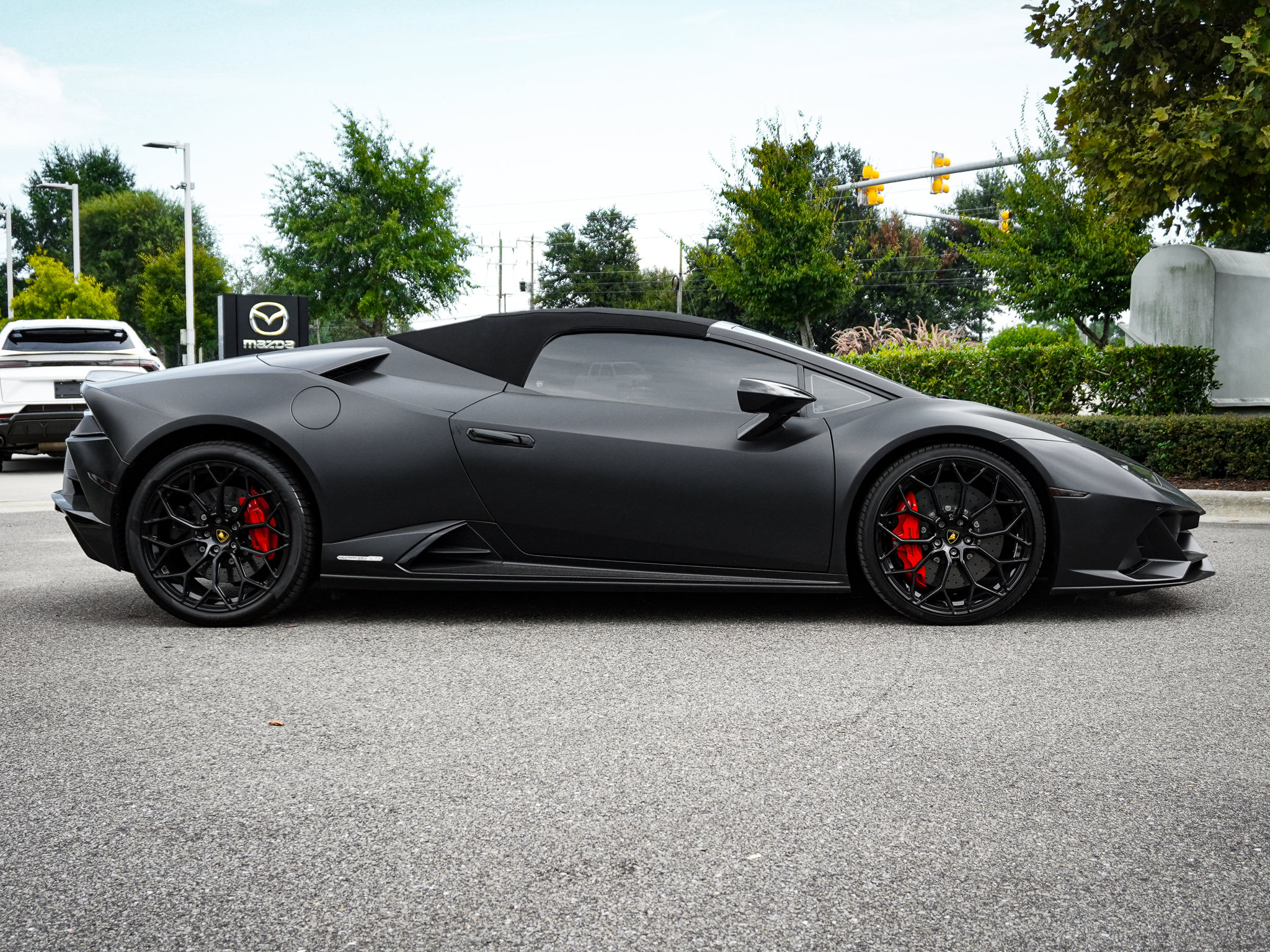 Used 2022 Lamborghini Huracan EVO AWD/4WD image 11