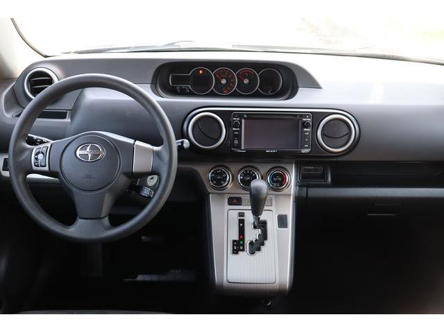 Used 2015 Scion xB image 9