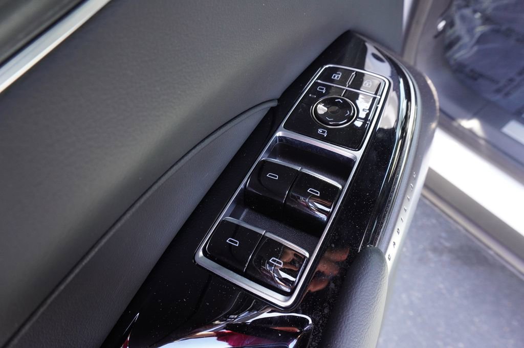 New 2025 Cadillac Lyriq Sport AWD/4WD image 15