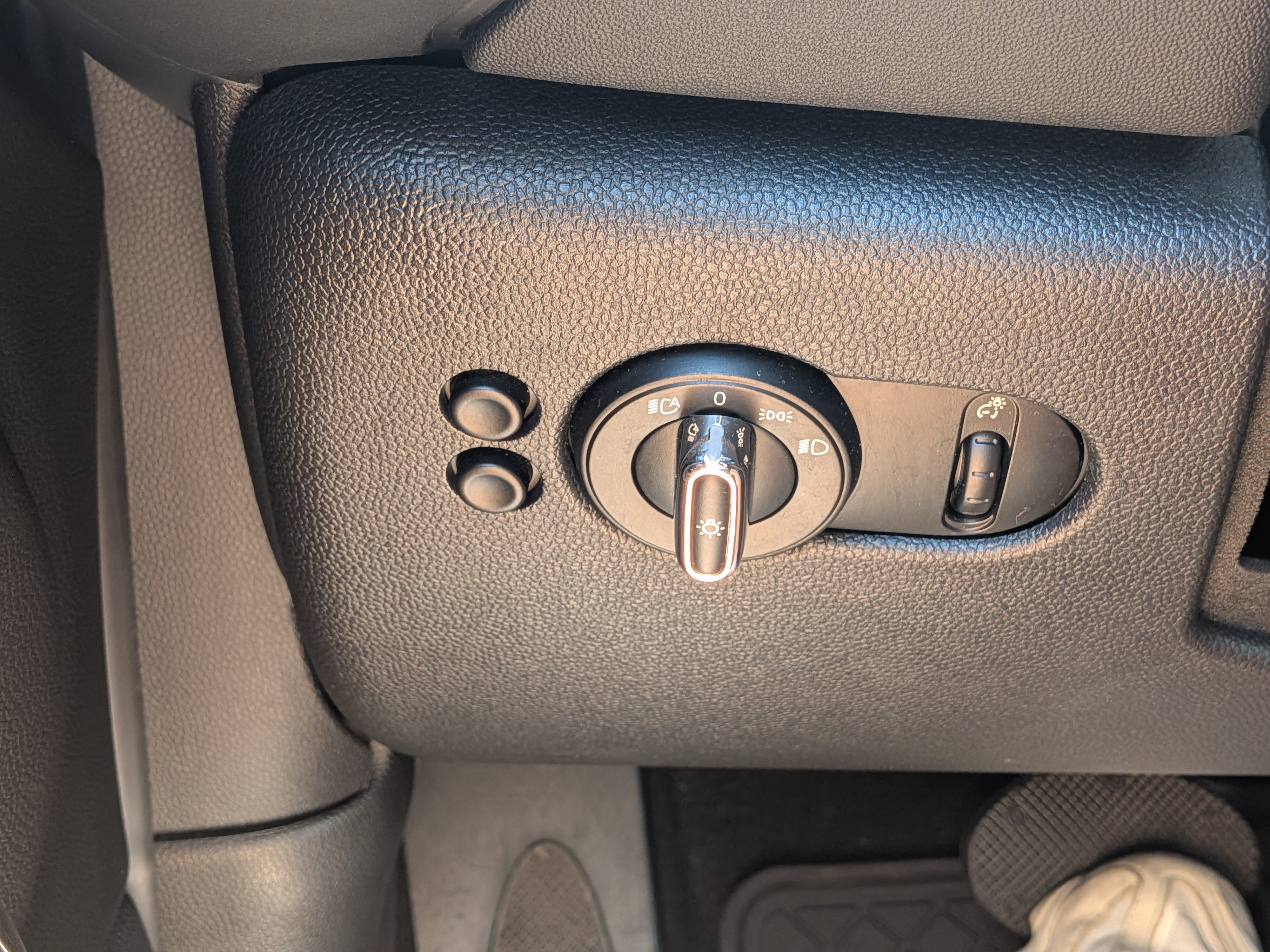 Used 2021 MINI Cooper 4-Door Hardtop w/ Storage Package FWD image 22