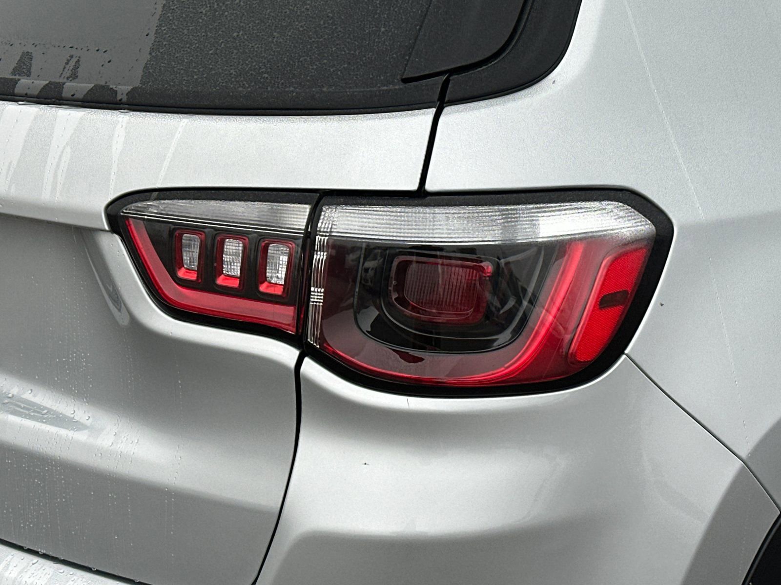 New 2026 Jeep Compass Latitude AWD/4WD image 25