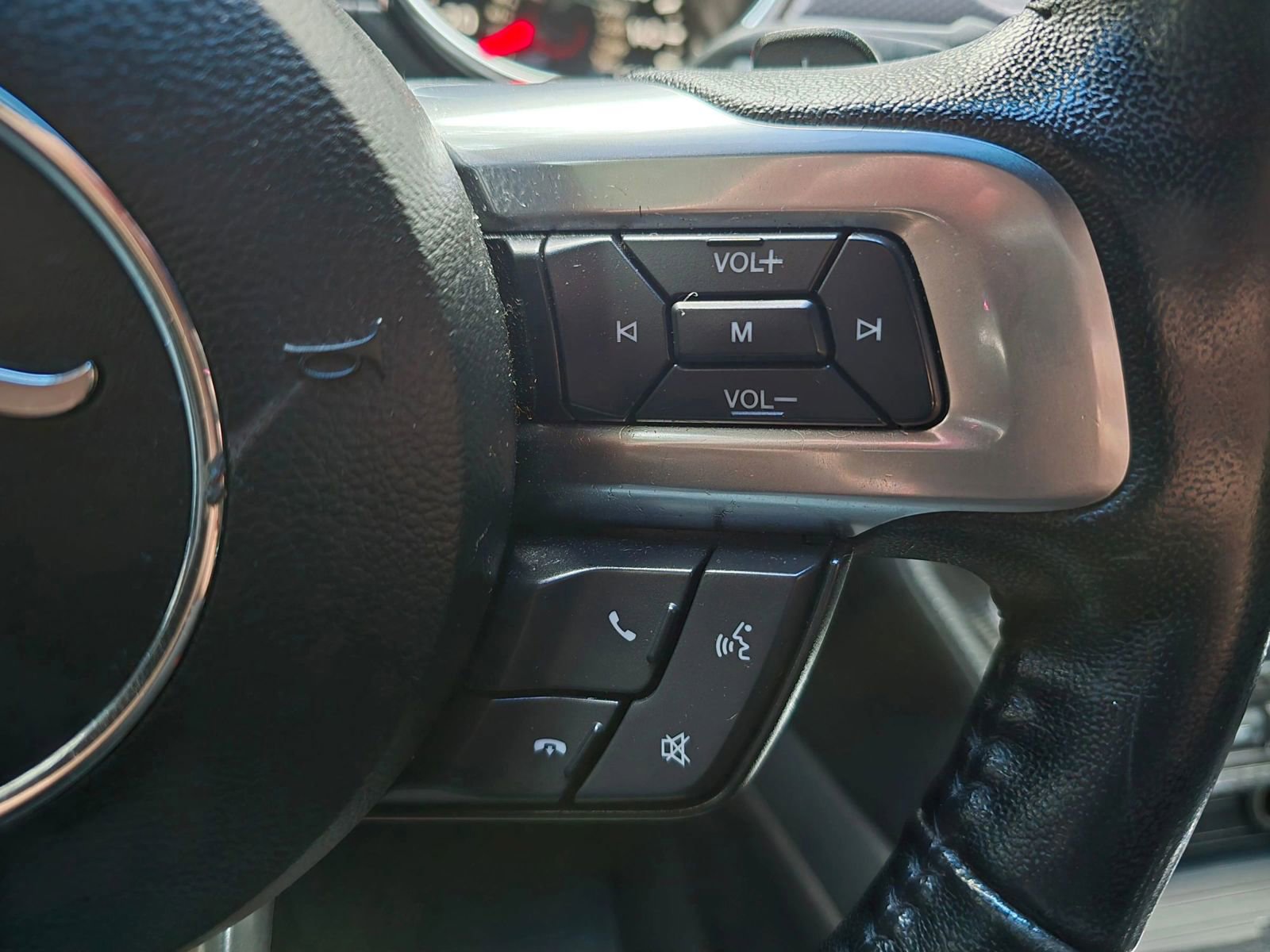 Used 2016 Ford Mustang Coupe image 23