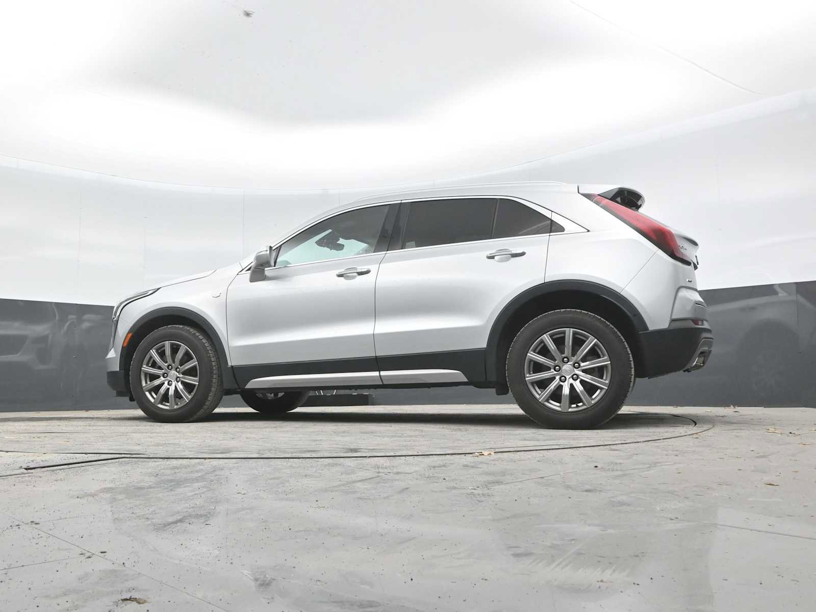 Used 2019 Cadillac XT4 Premium Luxury w/ Enhanced Visibility Package AWD/4WD image 24