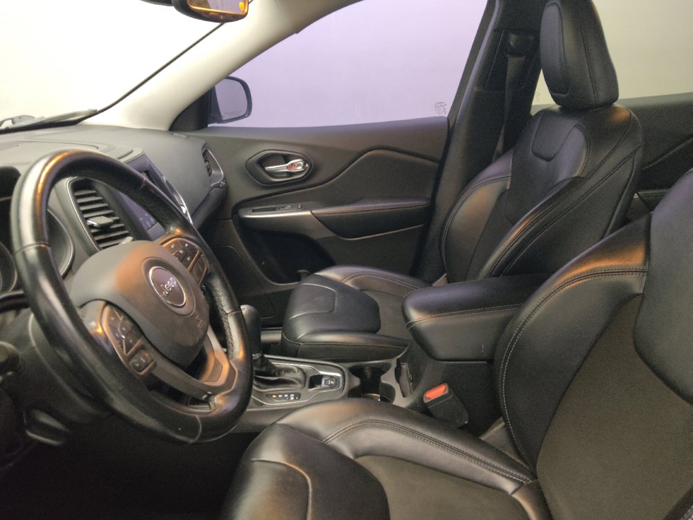 Used 2020 Jeep Cherokee Latitude Plus w/ Cold Weather Group image 17