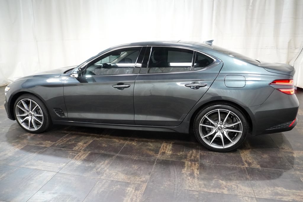 Used 2022 Genesis G70 2.0T w/ Prestige Package AWD/4WD image 9