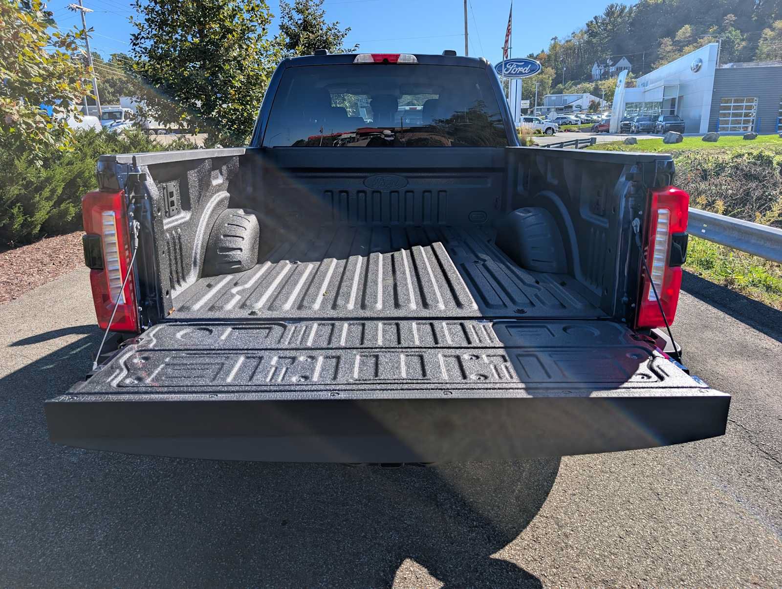 New 2027 Ford F350 XLT w/ XLT Premium Package AWD/4WD image 7