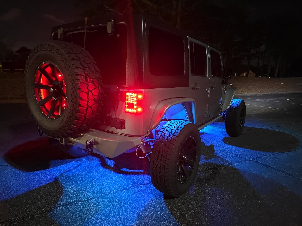 Used 2016 Jeep Wrangler Unlimited Sahara w/ Connectivity Group image 38