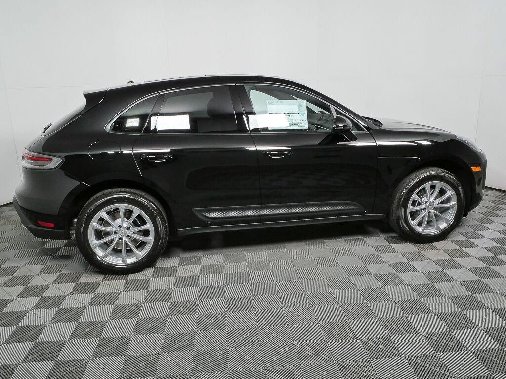 Certified 2026 Porsche Macan AWD/4WD image 26