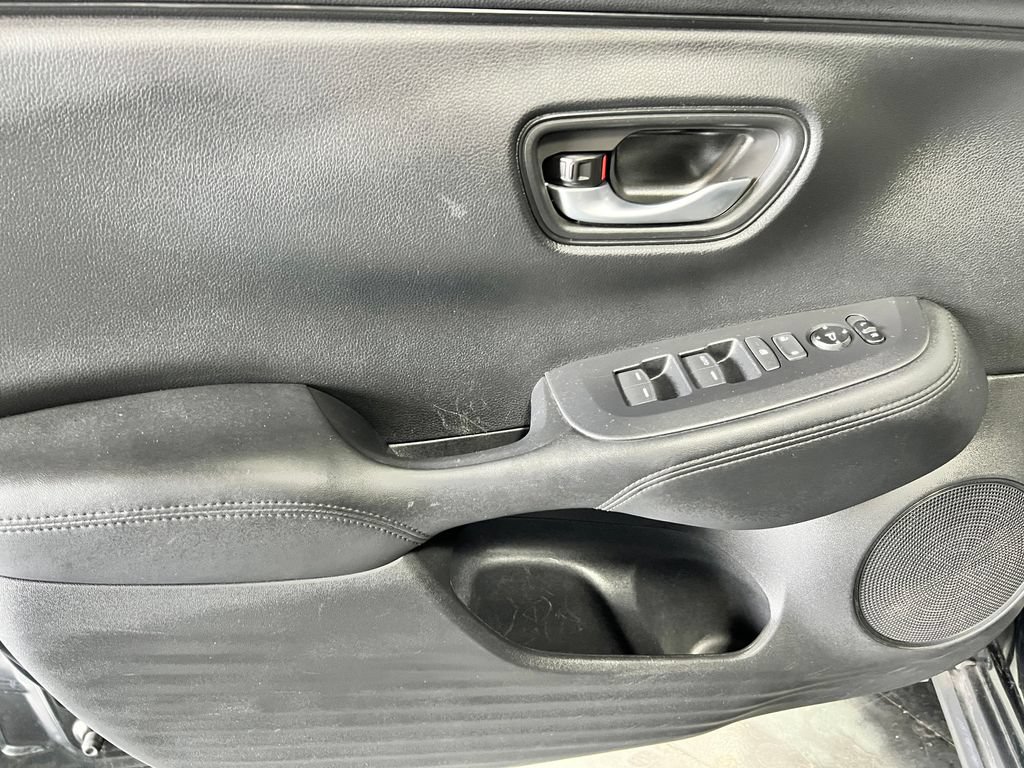 Used 2024 Honda HR-V LX image 16