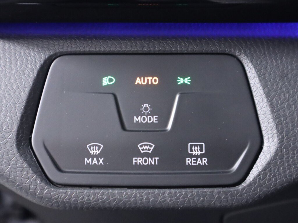 Used 2023 Volkswagen ID.4 Pro AWD/4WD image 10