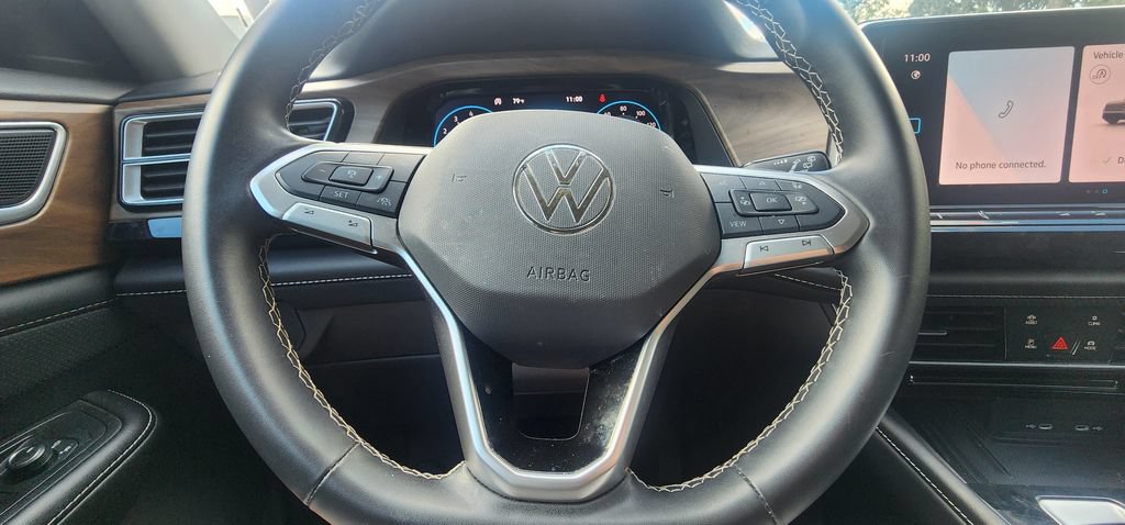 Used 2025 Volkswagen Atlas SE AWD/4WD image 33