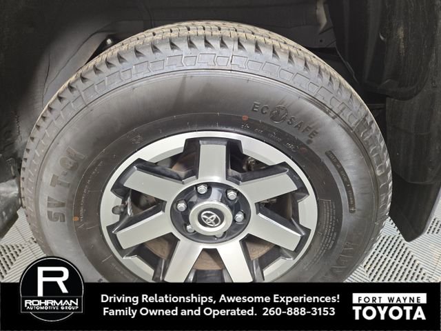 Used 2024 Toyota 4Runner TRD Off-Road Premium AWD/4WD image 11