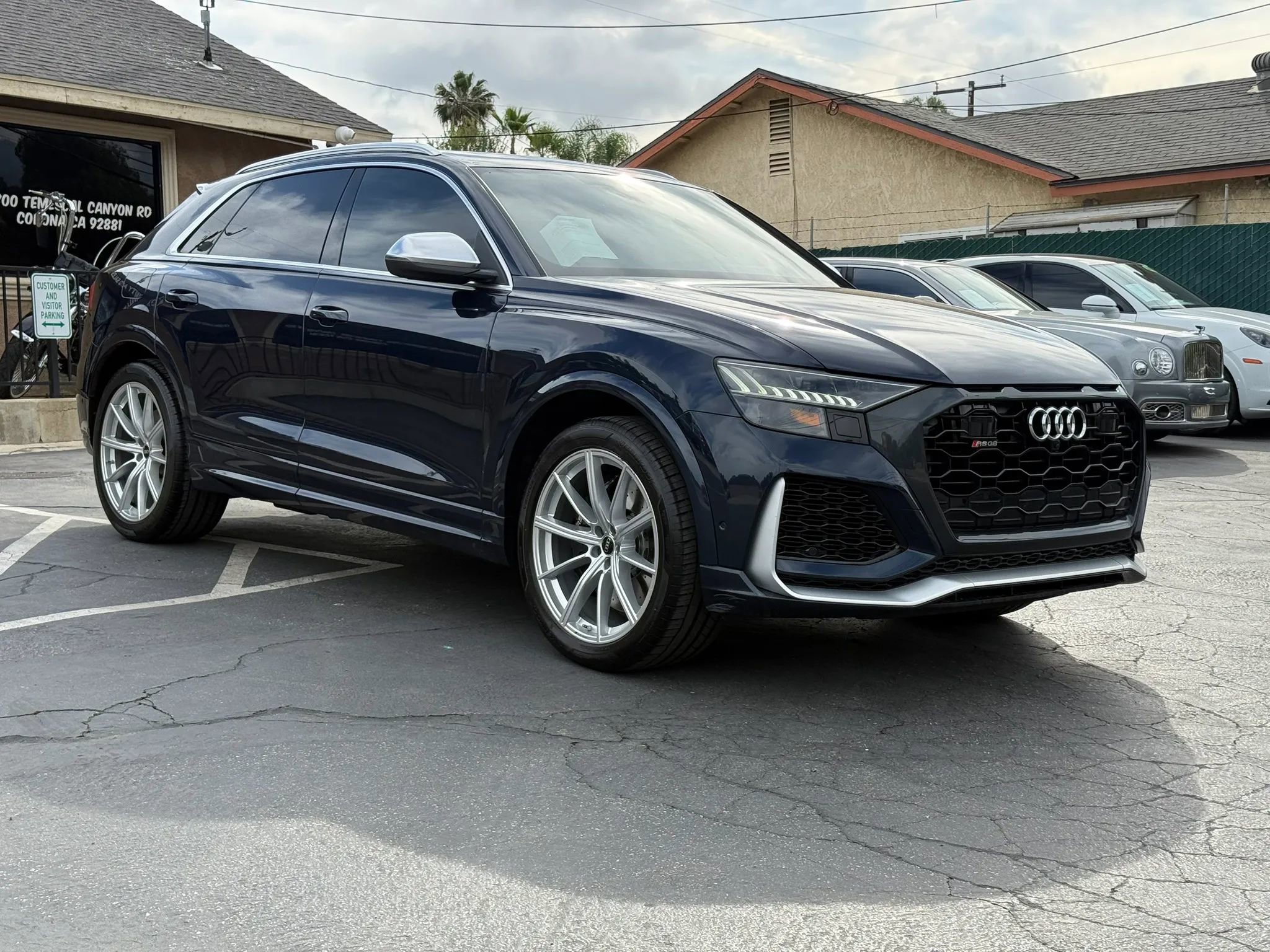 Used 2024 Audi RS Q8 w/ Executive Package image 3