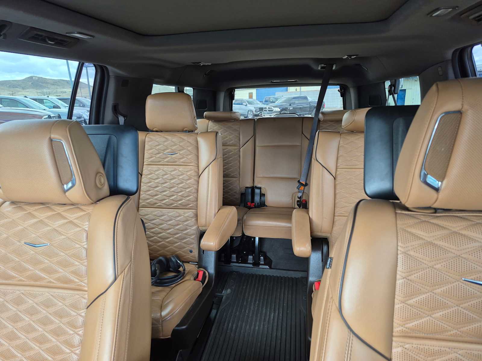 Used 2021 Cadillac Escalade ESV Premium Luxury w/ Driver Assist Tech Package image 6