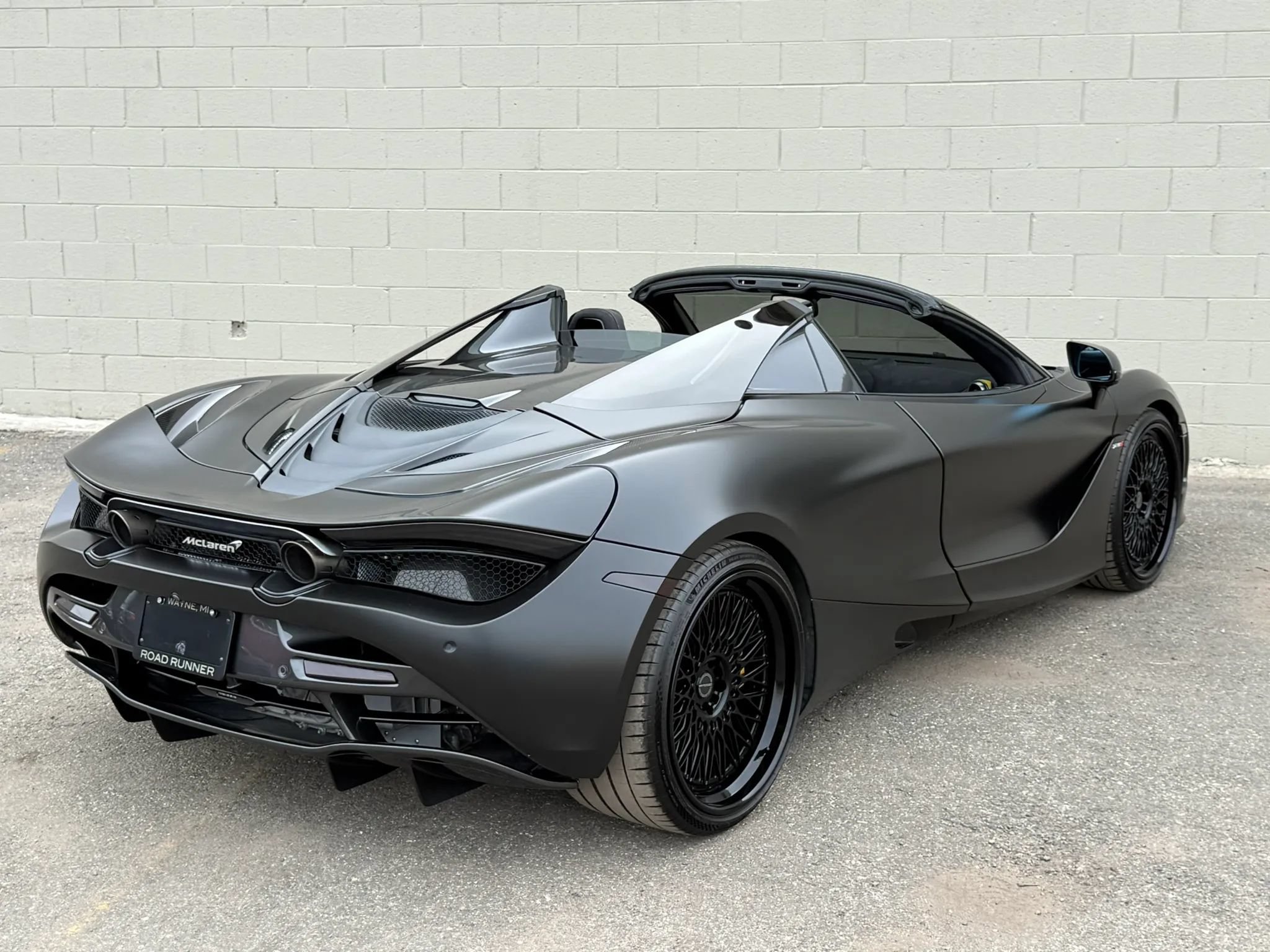 Used 2022 McLaren 720S Performance RWD image 18