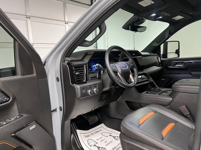 Used 2025 GMC Sierra 3500 AT4 w/ AT4 Premium Plus Package image 17