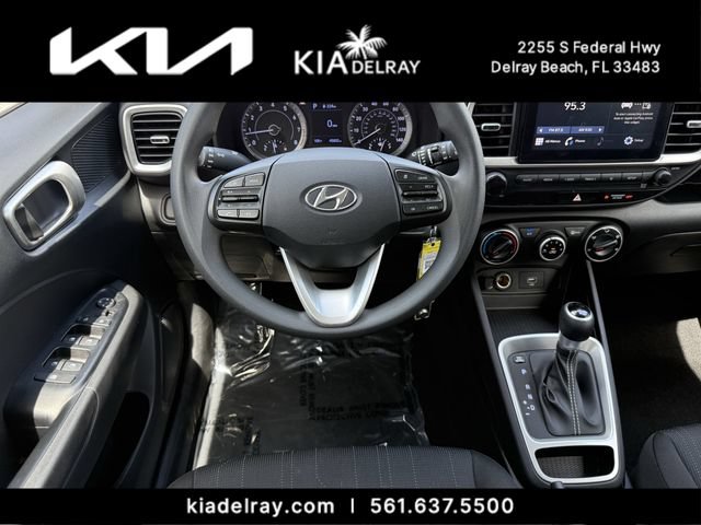 Used 2021 Hyundai Venue SE FWD image 11