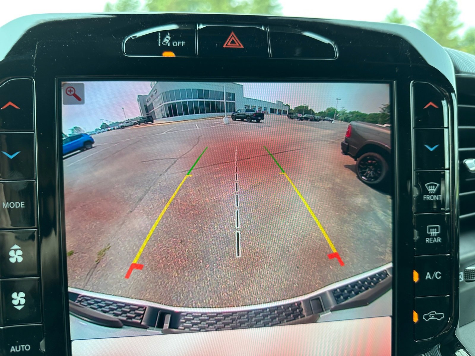 New 2026 RAM 1500 4x4 Crew Cab image 40