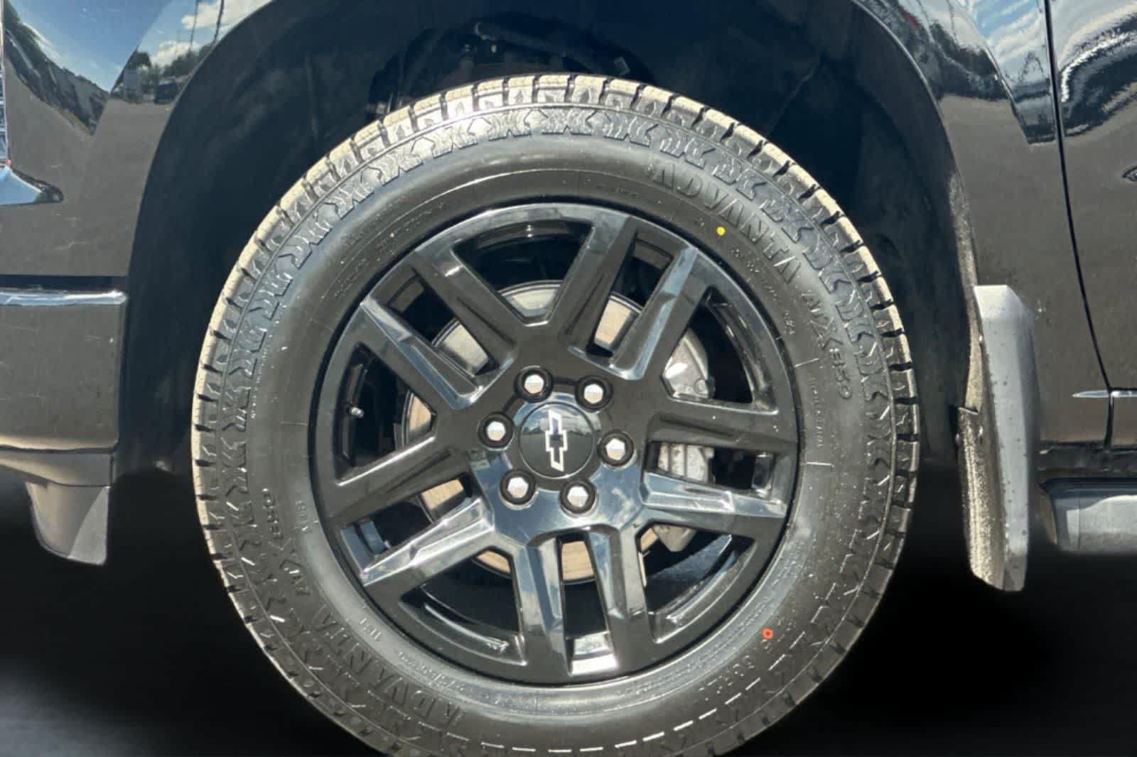 Used 2024 Chevrolet Silverado 1500 High Country w/ Midnight Edition AWD/4WD image 29