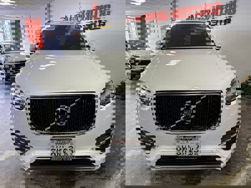 Used 2018 Volvo XC90 T6 Momentum w/ Convenience Package image 2