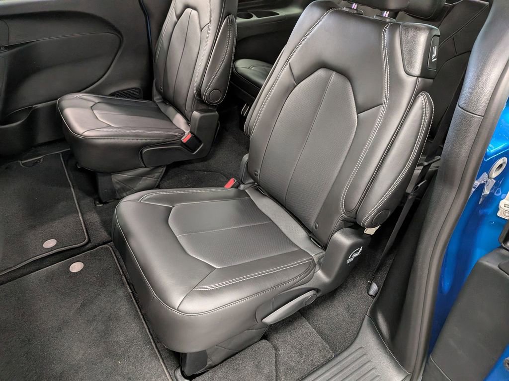 New 2026 Chrysler Pacifica Select AWD/4WD image 19