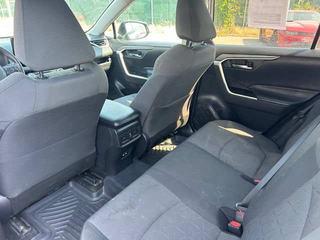 Used 2021 Toyota RAV4 XLE AWD/4WD image 30