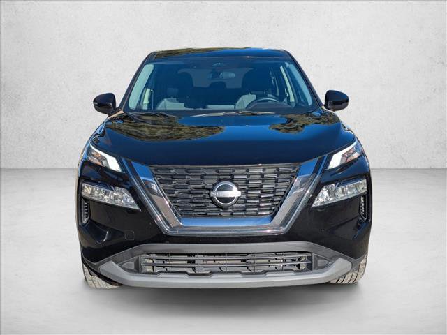 Used 2023 Nissan Rogue SV image 2