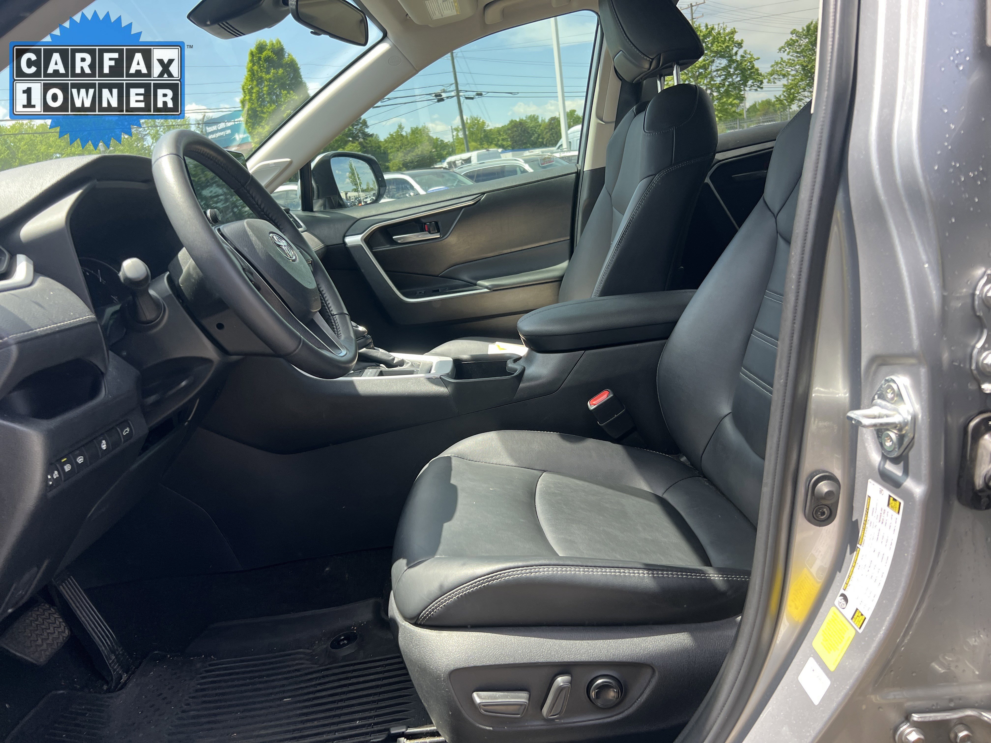 Used 2023 Toyota RAV4 XLE Premium FWD image 16