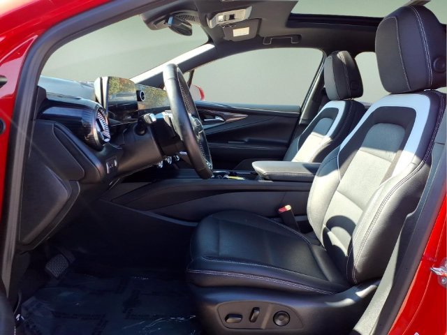 Used 2024 Chevrolet Blazer EV LT AWD/4WD image 18