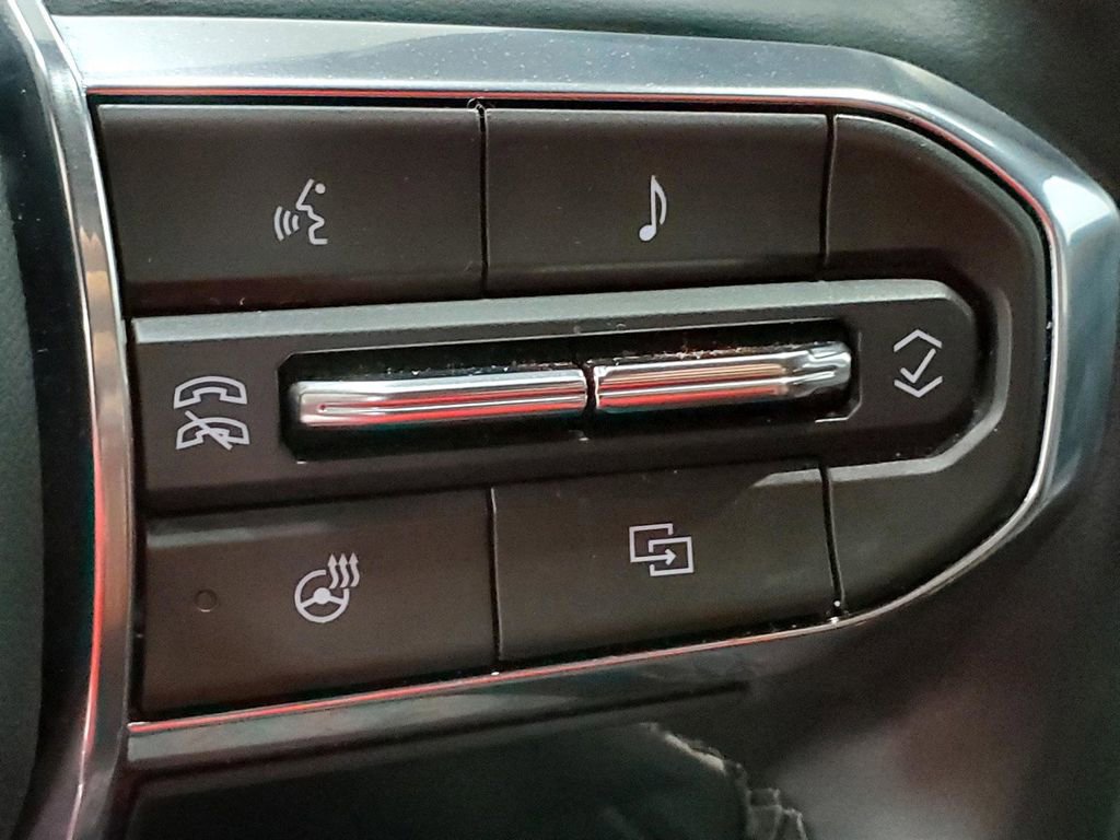 Used 2025 GMC Acadia Elevation image 30