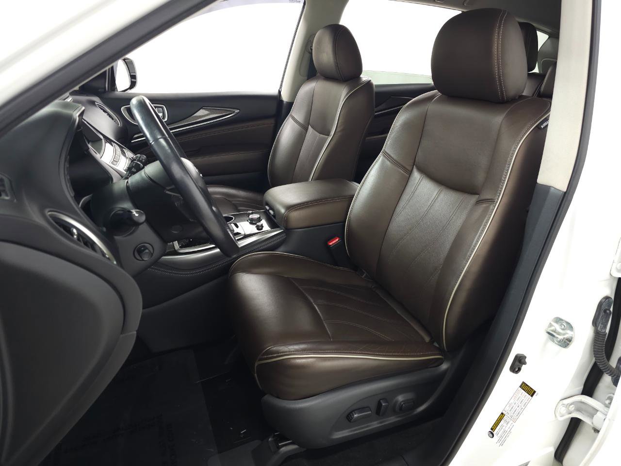 Used 2019 INFINITI QX60 Luxe w/ Essential Package image 13