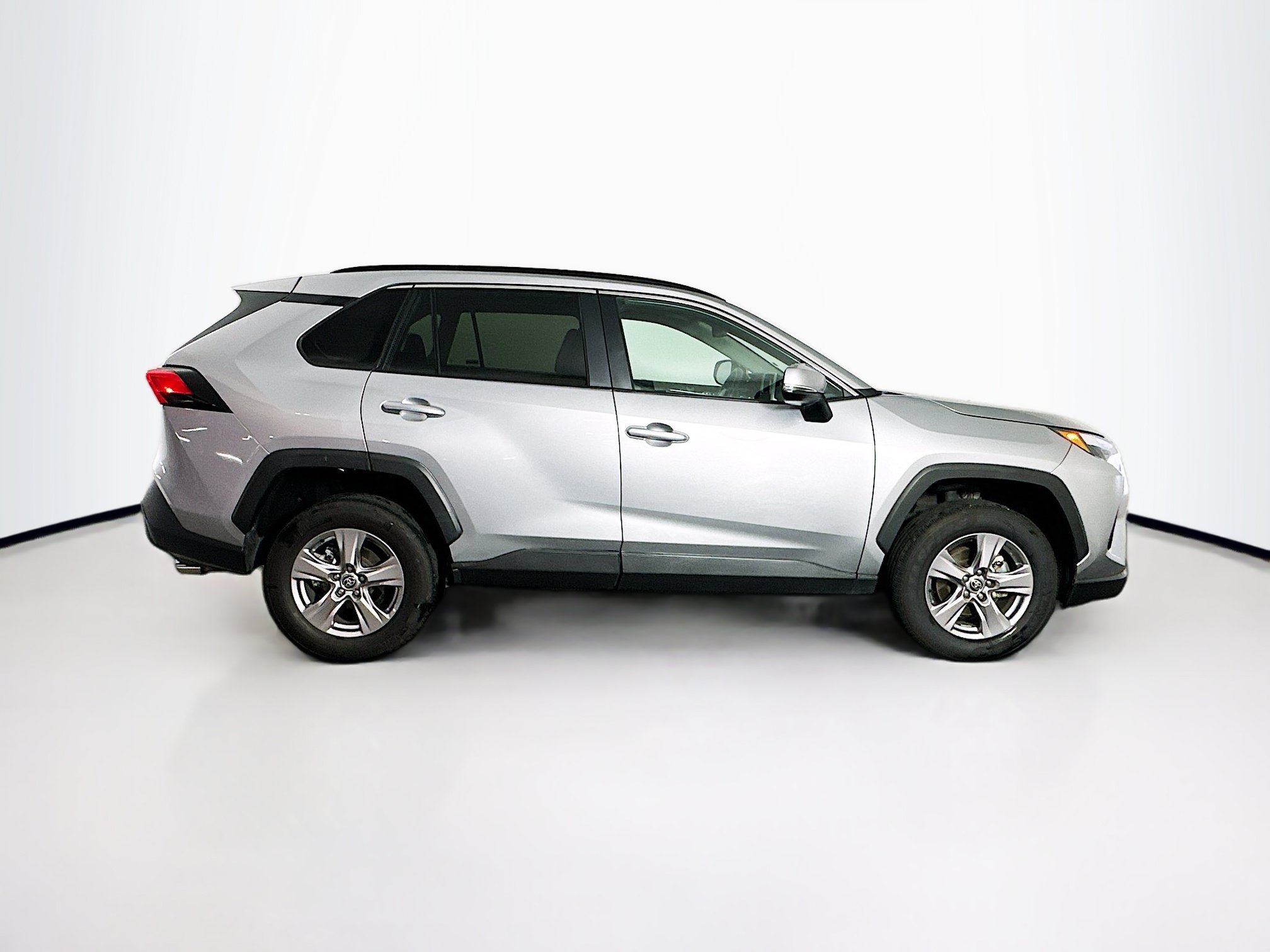 Used 2025 Toyota RAV4 XLE FWD image 10
