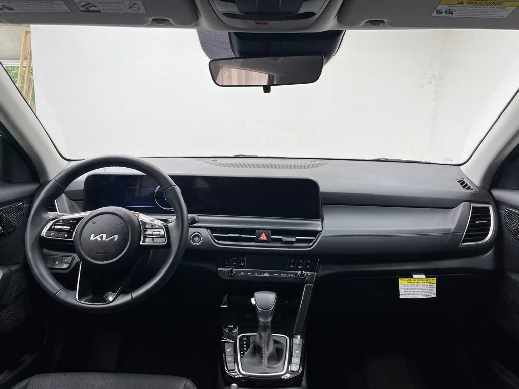 Used 2025 Kia Seltos EX AWD/4WD image 17