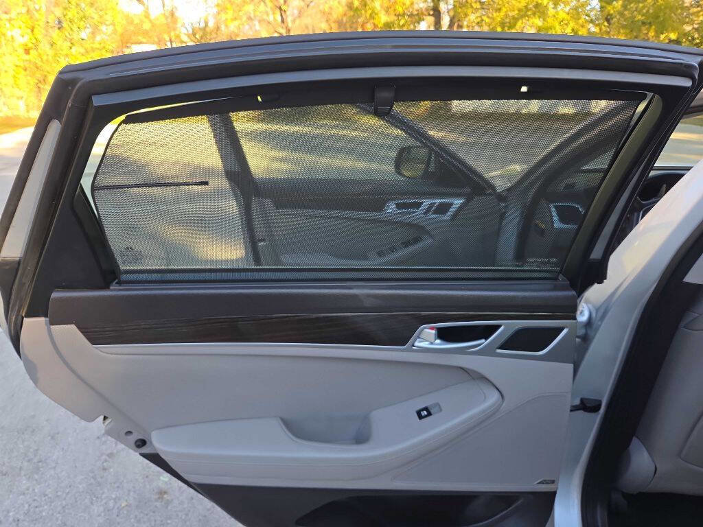 Used 2015 Hyundai Genesis 3.8 w/ Option Group 03 RWD image 20